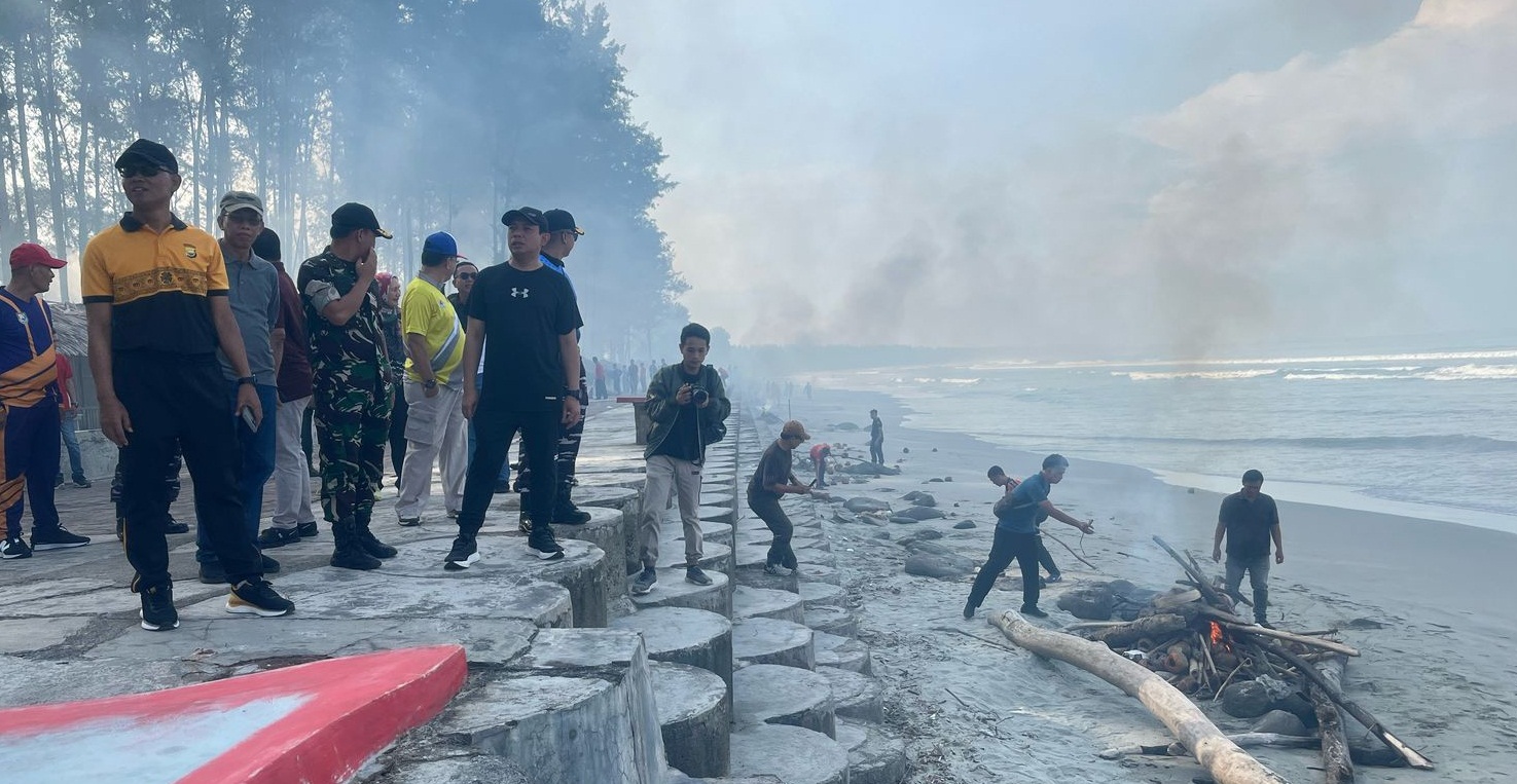 bersih pantai