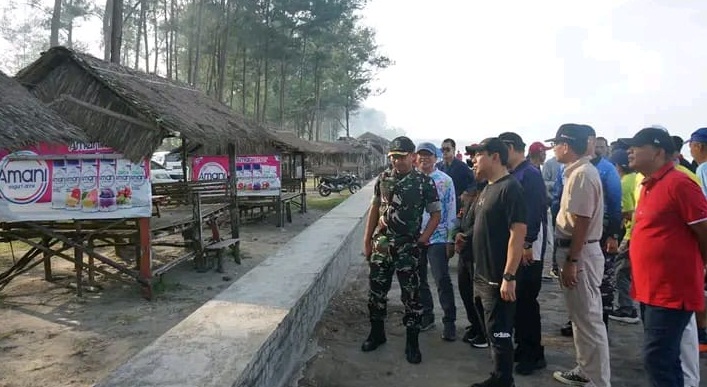 bersih pantai